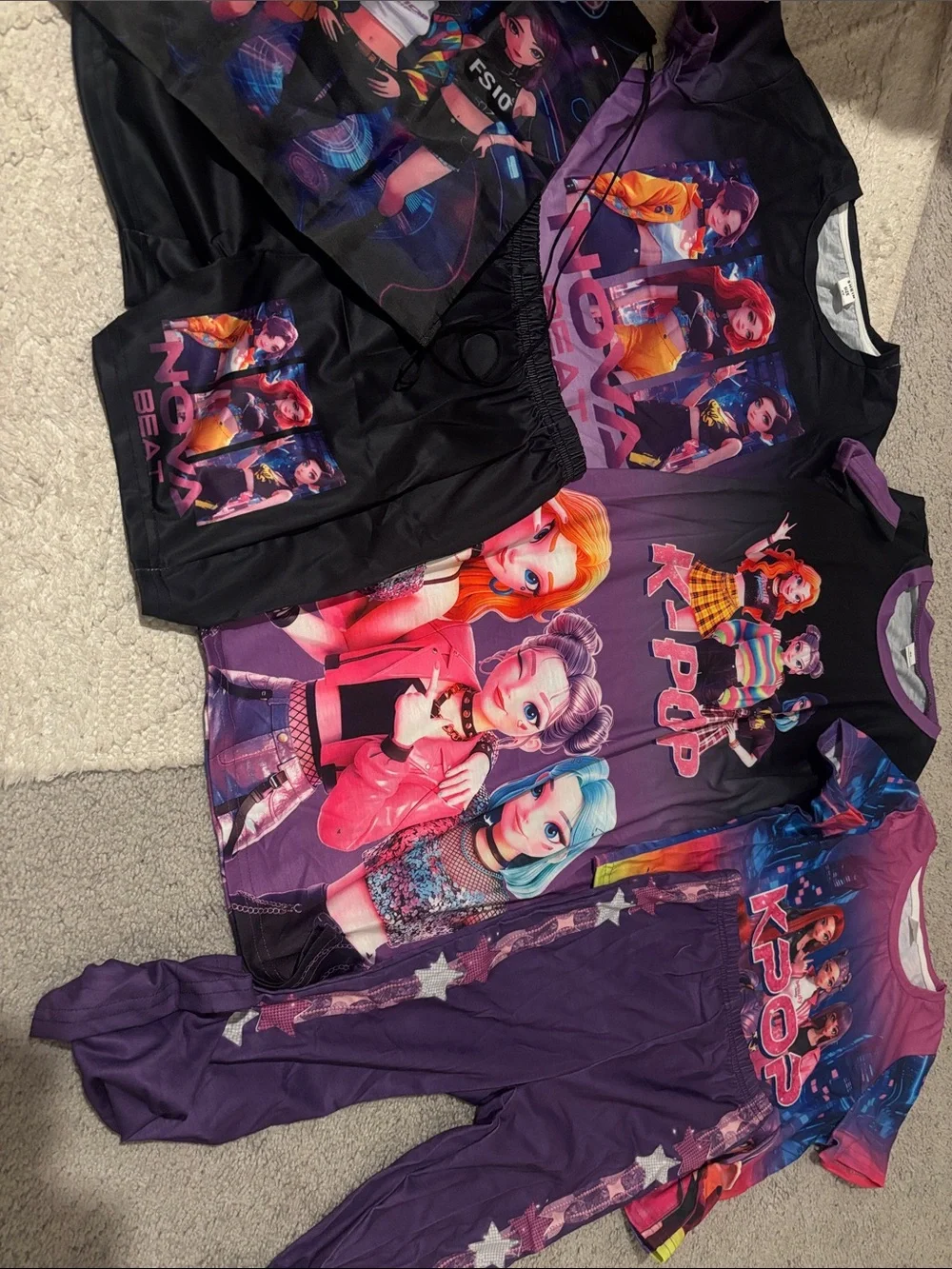K-Pop girls Graphic clothes bundle